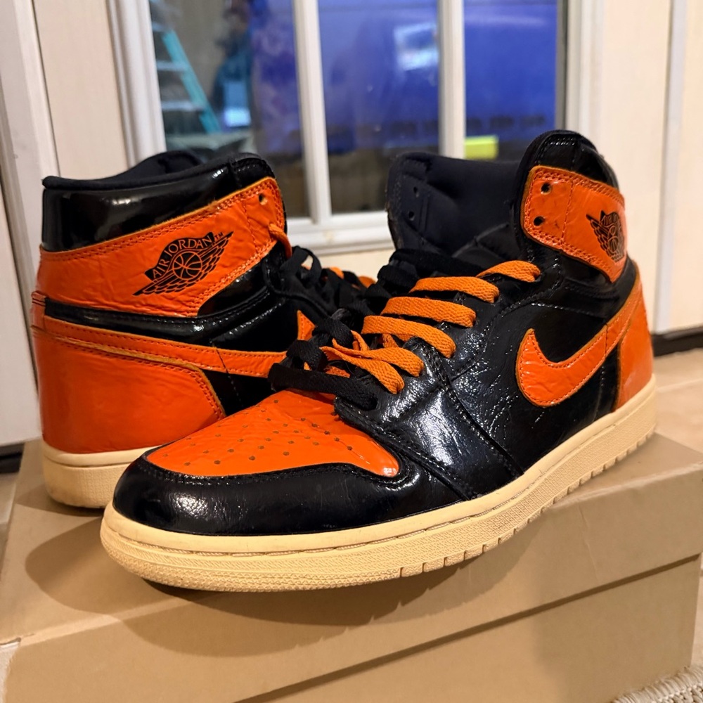 Jordan Men's Black and Orange Sneakers